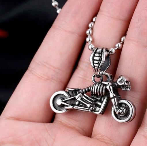 Naszyjnik ze stali z motywem motocykla 4 Naszyjnik ze stali z motywem motocykla - obrazek 4